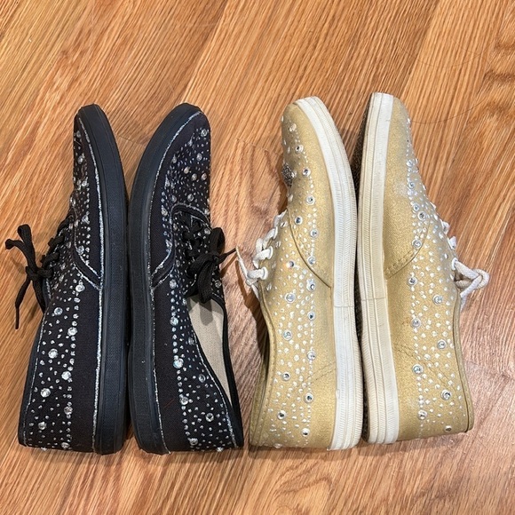 Vintage Cache bundle of 2 hand painted embellished sneakers women’s size 7 - Picture 8 of 16